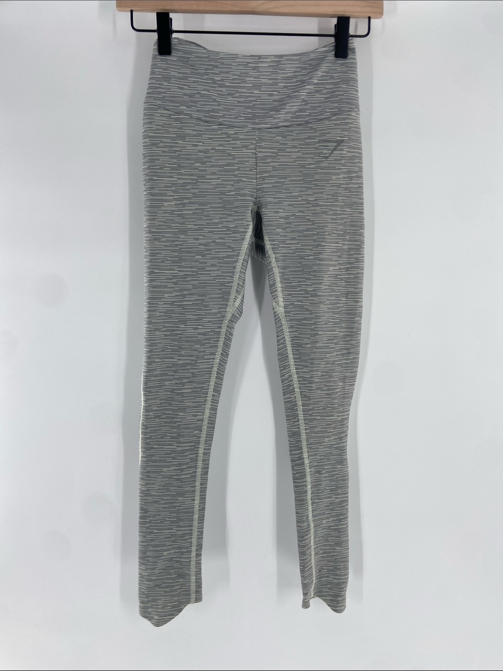 Gymshark Gray and White Leggings Size XS Gently Used